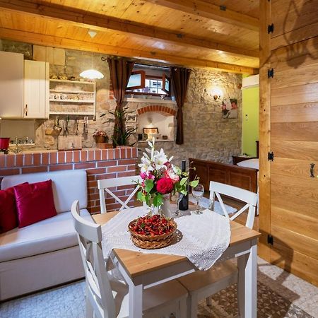 Apartment Tara Kaštela Екстериор снимка