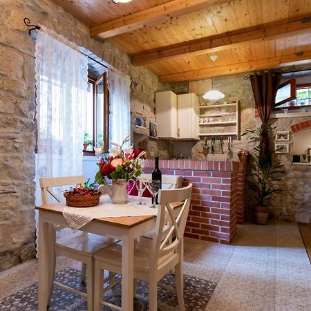 Apartment Tara Kaštela Екстериор снимка